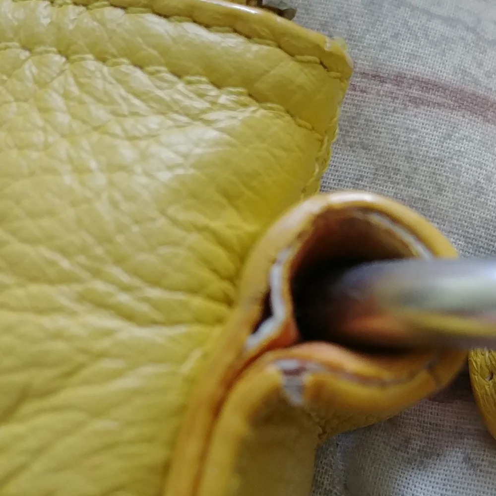 ⭐️Host Pick⭐️DANIER, Vintage Leather yellow bag - Picture 16 of 16